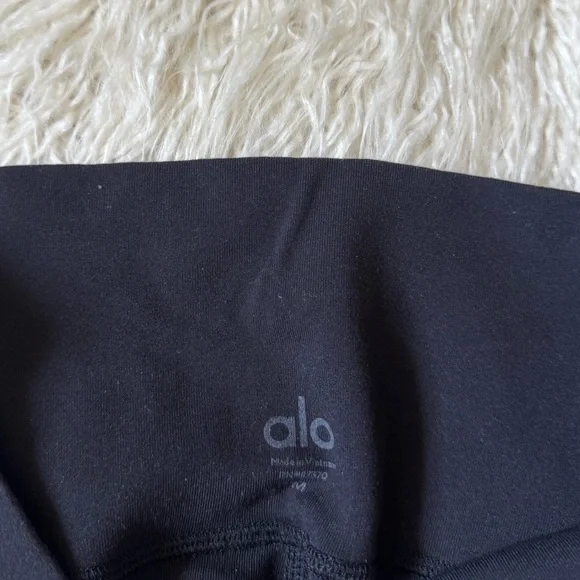 Alo Yoga High Rise Leggings Black - Picture 5 of 5